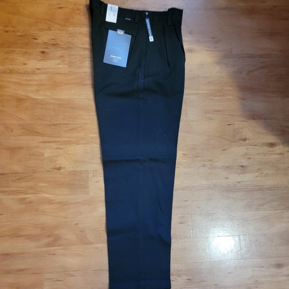 NWT Dockers Stretch Black Khakis Size 34 x 32 - Picture 1 of 16